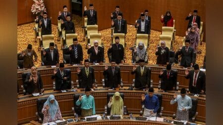 Lafaz ikrar Rukun Negara di Persidangan DUN Perlis hari ini
