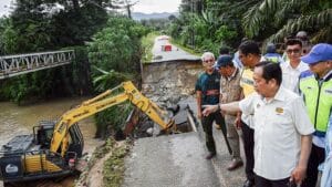 Jambatan Bailey ganti sementara Jambatan Sungai Liat dijangka dibuka 30 April – Ahmad Maslan