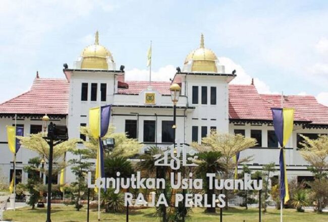 Pekarangan Istana Arau dibuka kepada rakyat untuk Malam Kilauan Cahaya