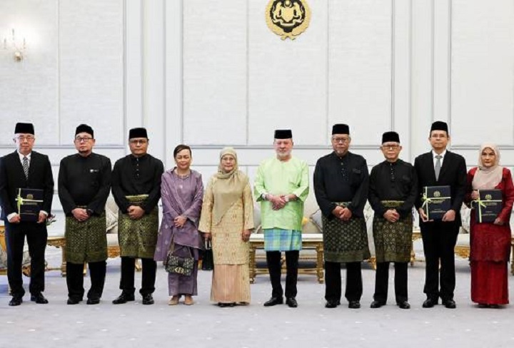Agong kurnia surat cara pelantikan kepada tiga hakim Agong kurnia surat cara pelantikan kepada tiga hakim