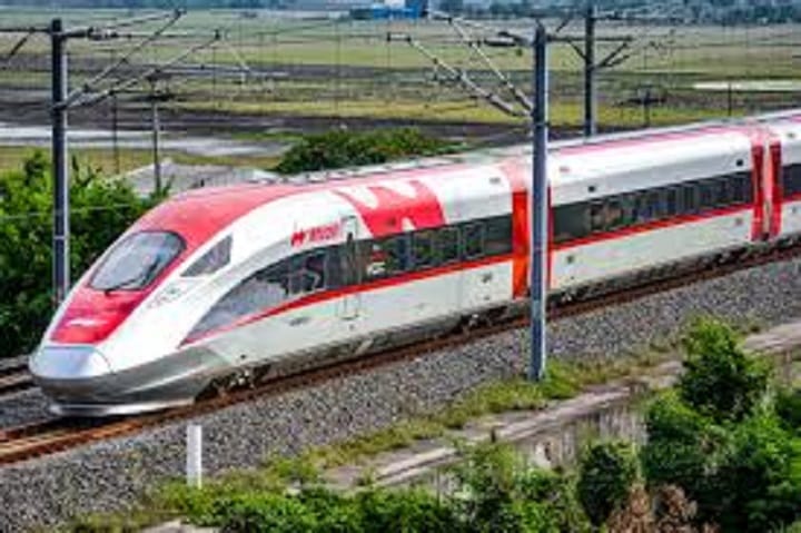Kereta api laju Indonesia catat rekod 25,000 penumpang sehari semasa cuti Wesak Kereta api laju Indonesia catat rekod 25,000 penumpang sehari semasa cuti Wesak