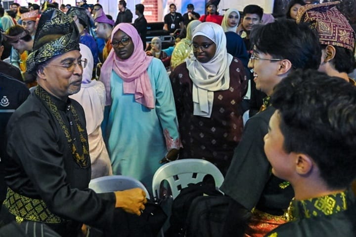 Selaras semula tarikh konvokesyen: KPT serah budi bicara UMS, tindakan wajar, kata Zambry