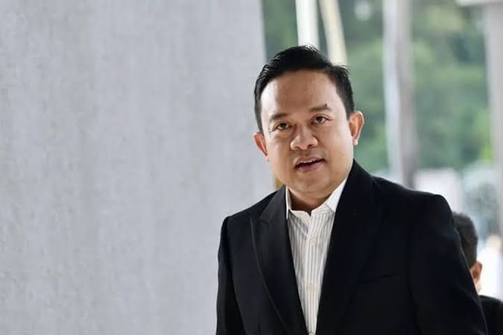 Wan Saiful tempelak Azmin, dakwa guna kuasa tanpa sokongan dalam Bersatu