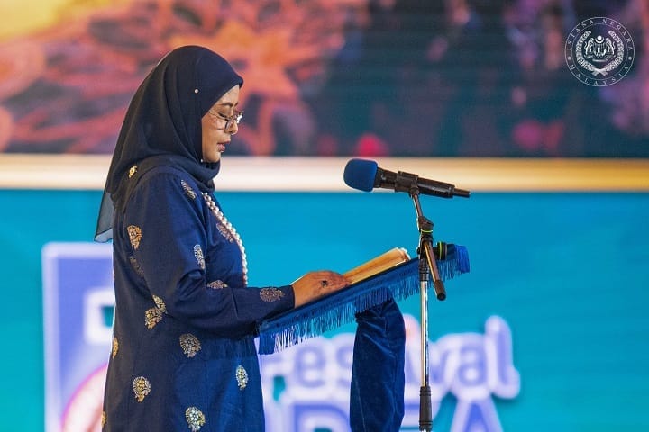 Kemajuan mesti sentiasa dipandu oleh adab – Raja Zarith Sofiah