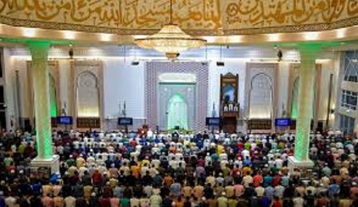 Umat Islam seluruh negara Mula mengerjakan Solat sunat terawih malam pertama Ramadan