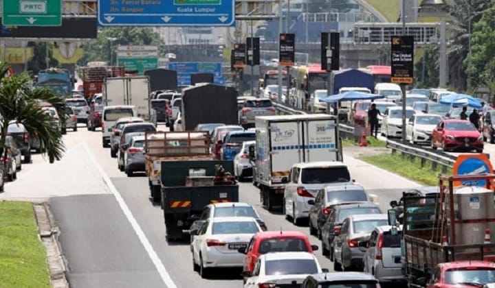 Aidilfitri: Larangan kenderaan berat di jalan raya pada 19-20 Mac, 28-29 Mac