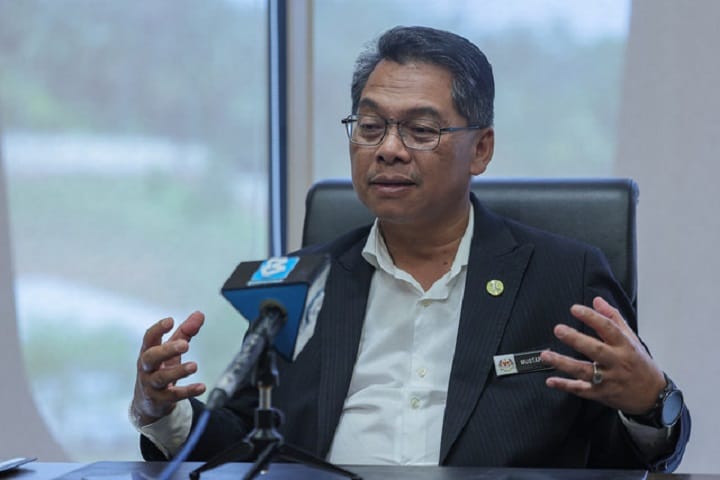 Elemen penerangan MA63 dalam modul latihan AKM perkukuh kefahaman rakyat Elemen penerangan MA63 dalam modul latihan AKM perkukuh kefahaman rakyat