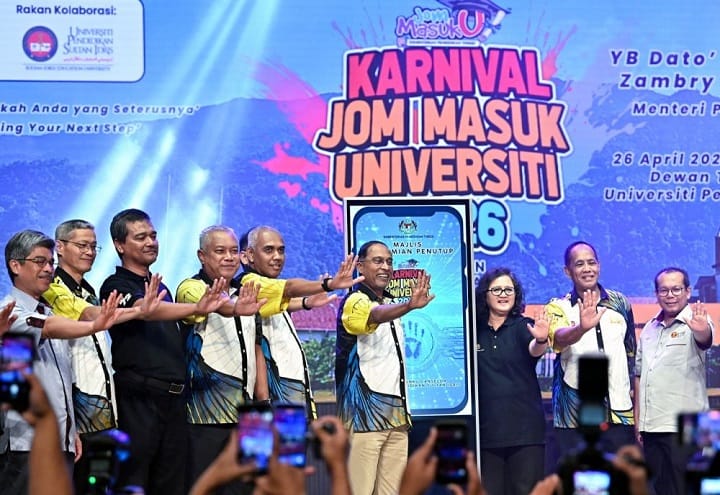 Kemasukan pelajar ke IPTA berdasarkan merit, jangan lagi dipolitikkan – Zambry