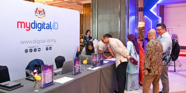 Malaysia Sudah Dalam Talian. Kini Ia Perlu Membina Kepercayaan