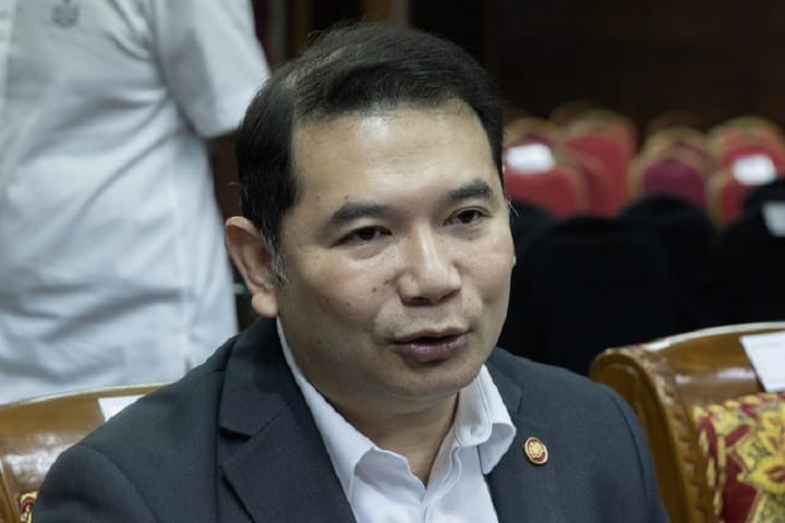 Siasatan kes salah guna kuasa: Rafizi beri keterangan di SPRM Putrajaya Siasatan kes salah guna kuasa: Rafizi beri keterangan di SPRM Putrajaya