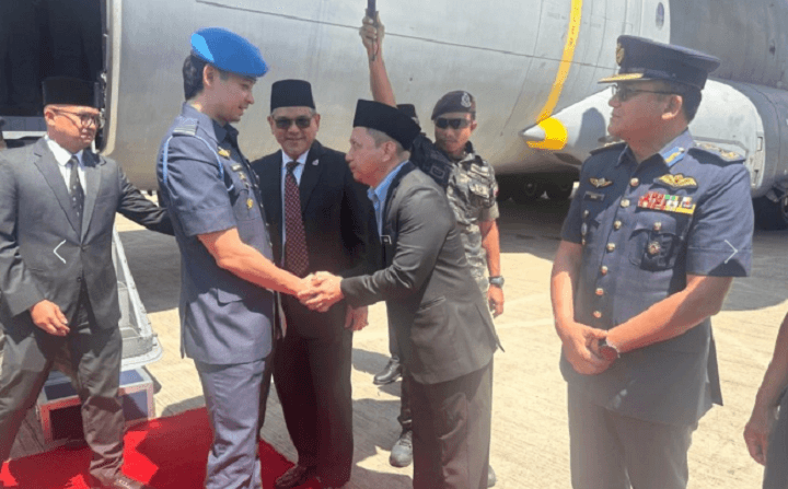 Tengku Hassanal tiba untuk Ekspedisi Mahkota Borneo di Sabah