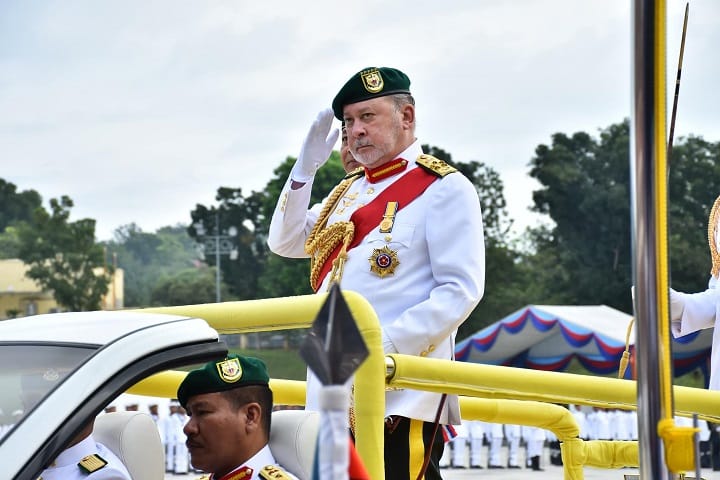 Agong berangkat ke istiadat mengarak Panji-Panji Agong berangkat ke istiadat mengarak Panji-Panji