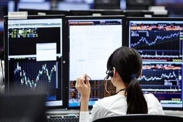 Bursa dibuka tinggi pada awal dagangan Bursa dibuka tinggi pada awal dagangan