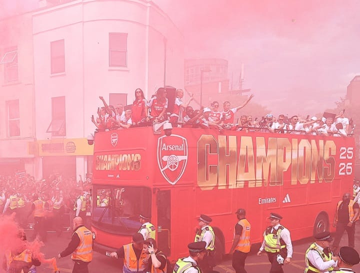 Perarakan Arsenal: Puluhan diselamatkan dari tempat tinggi, 16 ditahan
