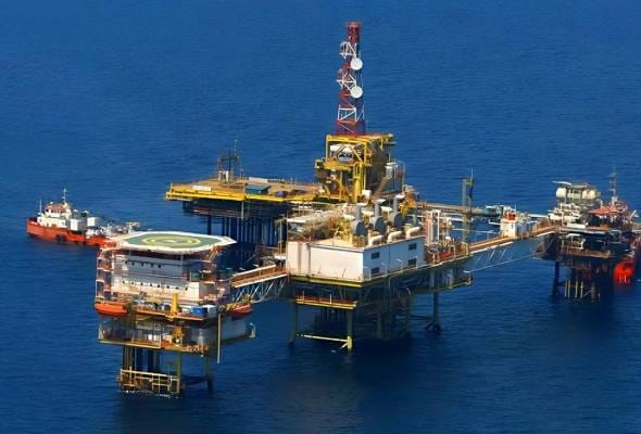 Harga minyak jatuh, Brent di bawah AS$80 di tengah-tengah harapan pemulihan aliran Selat Hormuz