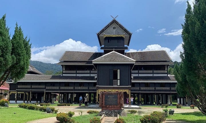 Istiadat pemasyhuran Yang Dipertuan Besar Negeri Sembilan ke-12 tidak sah: Pengelola Bijaya Diraja