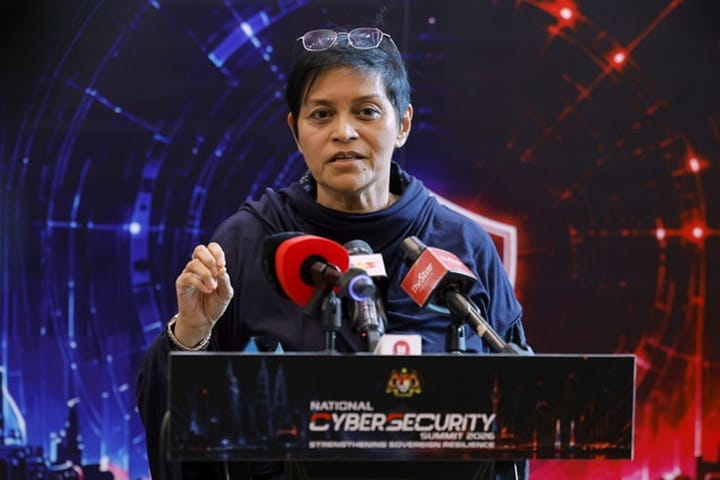 Pilihan raya bukan saluran bebaskan mana-mana individu – Azalina