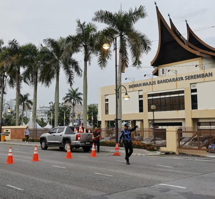 PRN N. Sembilan: Cuaca baik, suasana terkawal sebelum proses penamaan calon bermula PRN N. Sembilan: Cuaca baik, suasana terkawal sebelum proses penamaan calon bermula