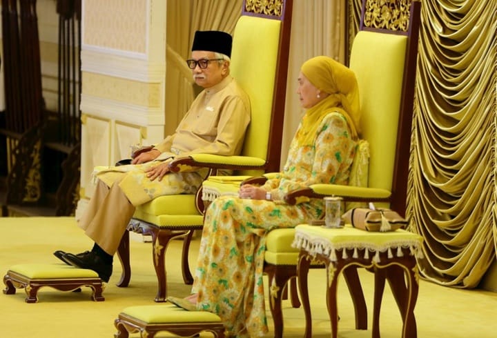 Tuanku Muhriz ingatkan Exco baharu laksana amanah dengan jujur, adil dan profesional