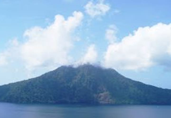 LETUSAN ANAK KRAKATAU TUTUP SEMENTARA LAPANGAN TERBANG SOEKARNO-HATTA