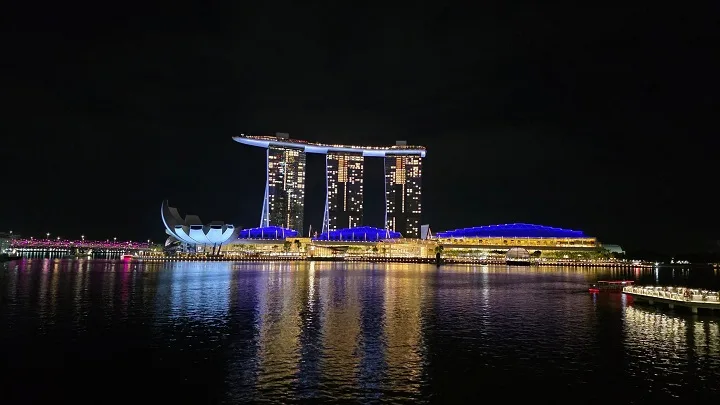 Tambang pengangkutan awam Singapura naik tujuh peratus mulai 26 Dis