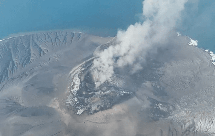 ANAK KRAKATAU: TIGA KAPAL PERANG TERLIBAT PENCARIAN WARTAWAN, KRU BOT ANAK KRAKATAU: TIGA KAPAL PERANG TERLIBAT PENCARIAN WARTAWAN, KRU BOT
