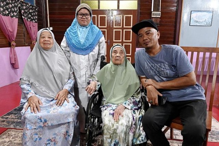 Usia 102 tahun, Tok Saimah pilih makanan rebus untuk kekal sihat Usia 102 tahun, Tok Saimah pilih makanan rebus untuk kekal sihat