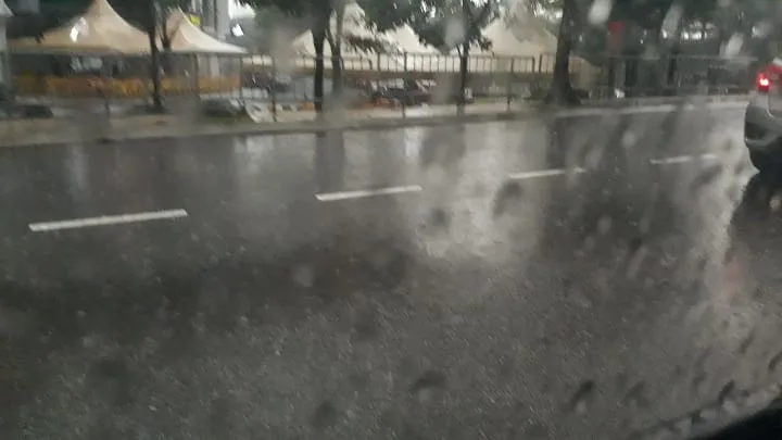 MTL BERMULA 27 OKT, HUJAN LEBAT HINGGA JANUARI BAWA RISIKO BANJIR