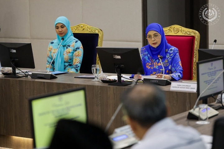 Jerebu: Raja Permaisuri Agong gesa tindakan proaktif kerajaan, swasta dan komuniti tangani impak terhadap pelajar