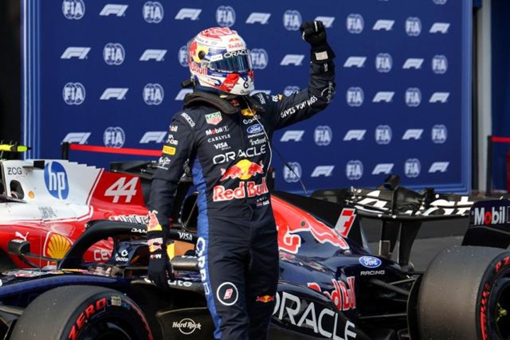 Verstappen terpantas, raih petak utama di Sepang Verstappen terpantas, raih petak utama di Sepang