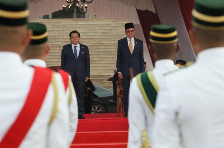 Presiden Myanmar diberi sambutan rasmi di Putrajaya Presiden Myanmar diberi sambutan rasmi di Putrajaya