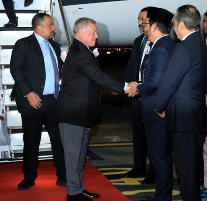 Raja Jordan Raja Abdullah II​​​​​​​ tiba di Malaysia untuk lawatan negara dua hari