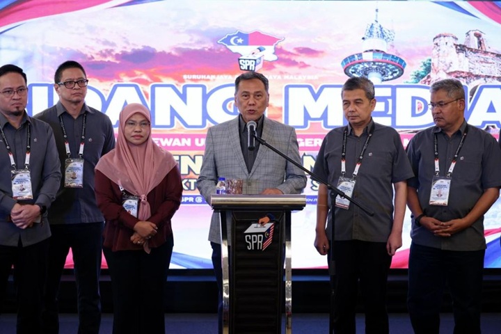 79 calon sah bertanding pada PRN Melaka ke-16. – Pengerusi SPR 79 calon sah bertanding pada PRN Melaka ke-16. – Pengerusi SPR